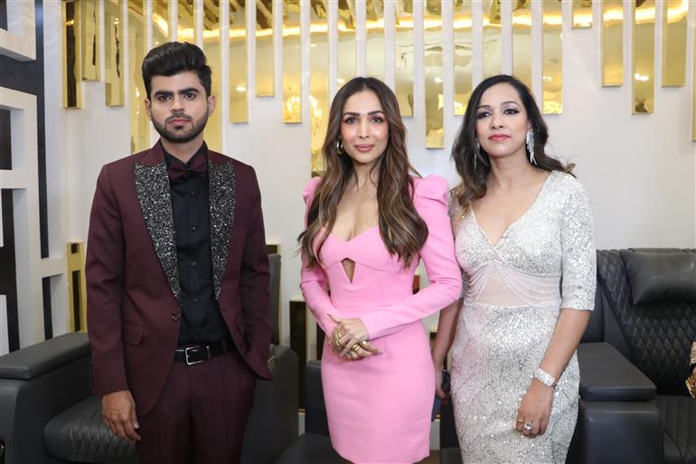Bollywood diva Malaika Arora opens 'The Hair Project Luxury Salon and Academy' Bollywood diva Malaika Arora opens 'The Hair Project Luxury Salon and Academy'