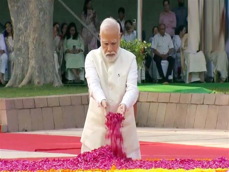 'Jai Jawan, Jai Kisan' resonates even today: PM Modi pays tribute to Lal Bahadur Shastri