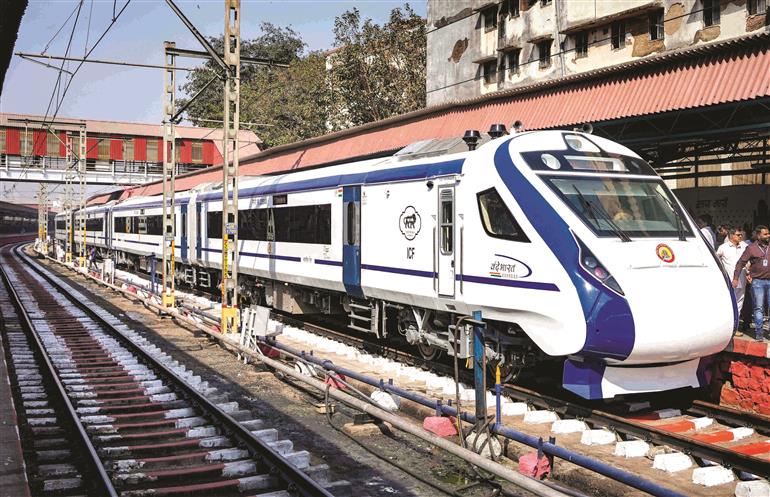 MCD joins hand with Railways for sanitation around railway tracks