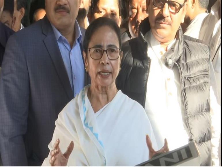 Mamata Banerjee reaches Darjeeling hills after gap of 11 months Mamata Banerjee reaches Darjeeling hills after gap of 11 months