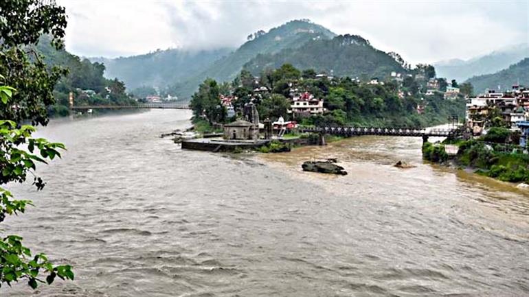 IMD issues orange alert for heavy rainfall in 6 districts of Himachal Pradesh over next 2 days