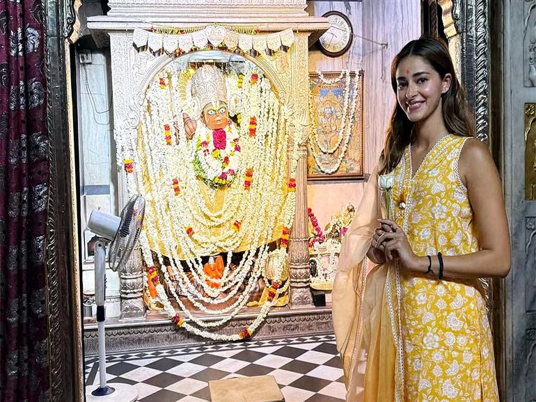 In pics: Ananya Panday visits Kale Hanuman Ji Mandir