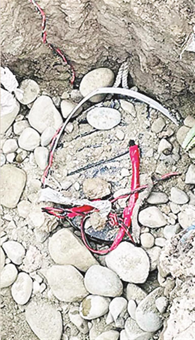 Security forces find suspected IED in J-K's Baramulla