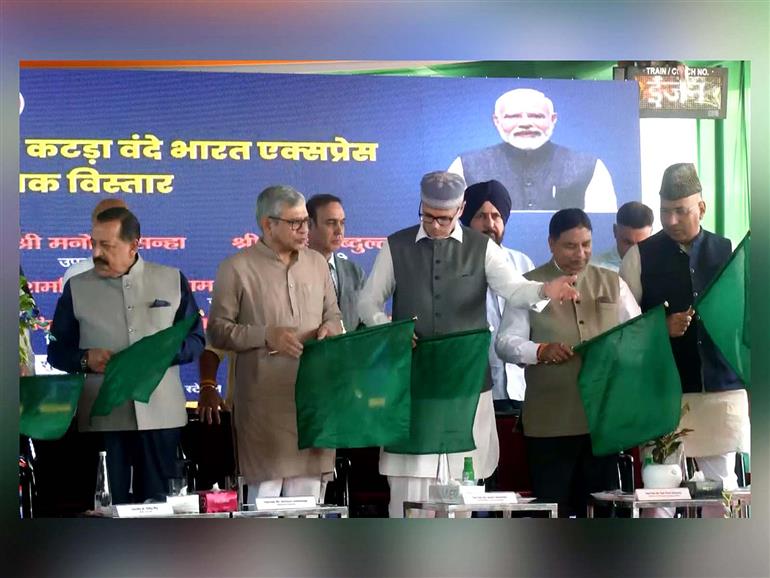 Union Minister Ashwini Vaishnaw flags off extended Vande Bharat Express, boosting capacity for Jammu-Srinagar rail line