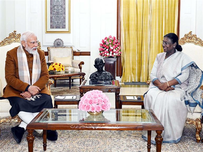 President Murmu, PM Modi extend greetings on Maharashtra formation day