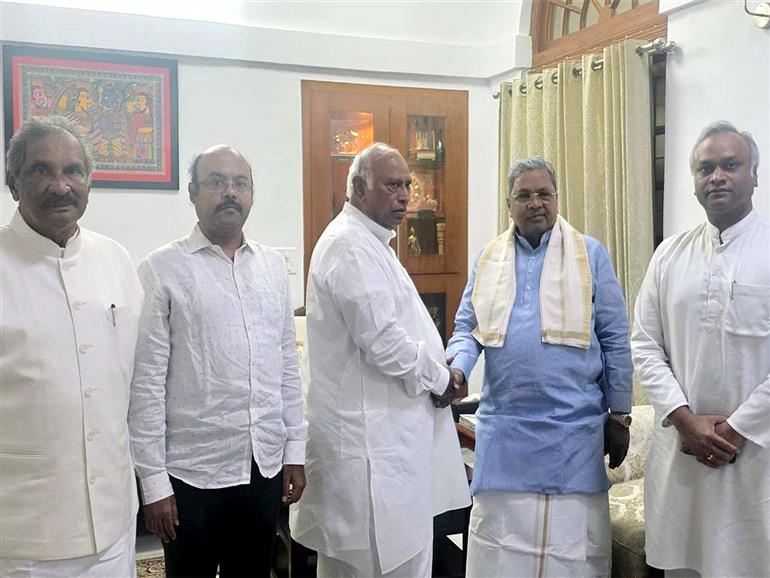 Siddaramaiah meets Congress Chief Mallikarjun Kharge post meeting with Rahul Gandhi