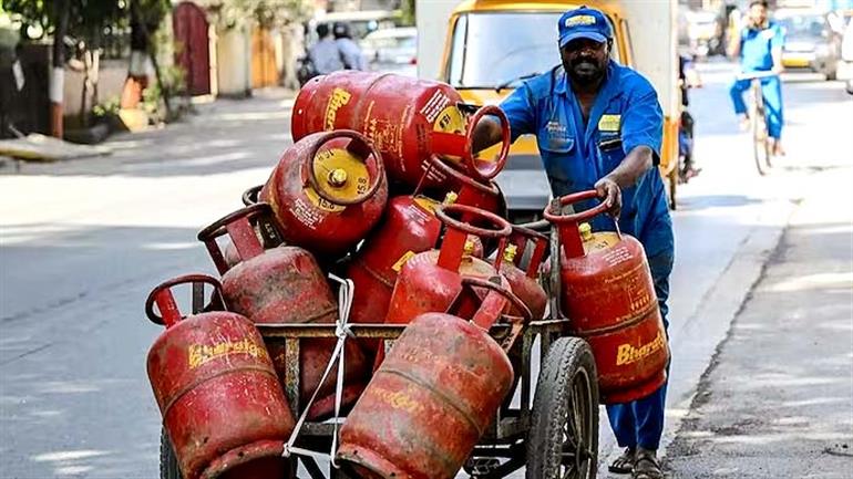 Price of 19-kg commercial LPG cylinder reduced by Rs 183. Check new rates