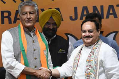 Punjab Congress ex-president Sunil Jakhar joins BJP; thanks Modi, Shah
