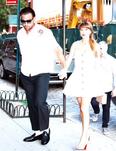 Taylor Swift, Travis Kelce enjoys date night ahead of upcoming NFL season