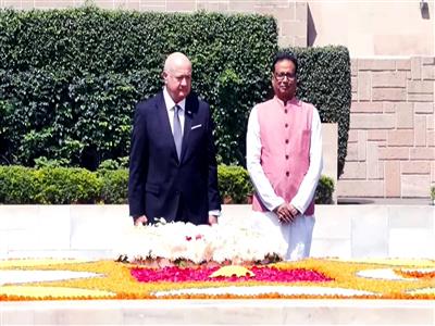 Austrian Chancellor Christian Stocker pays tribute to Mahatma Gandhi at Rajghat