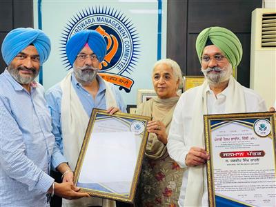 Punjabi Helpline Delhi honours Kalka and Kahlon for promotion of the Punjabi language