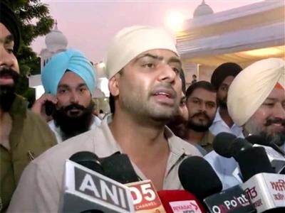 Mankirt Aulakh backs Diljit Dosanjh's 'Satluj', says 