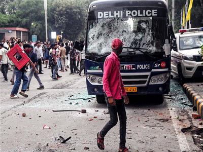 Delhi Police files 5 FIRs, examines 250+ videos to identify accused in alleged violence during CJP's protest