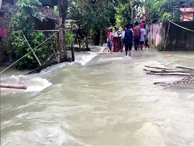 Sivasagar floods worsen as water inundates villages; residents seek drinking water amid relief efforts