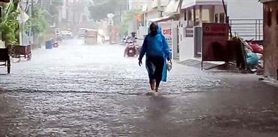 Dehradun schools shut as heavy rain batters Uttarakhand, orange alert issued