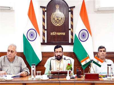 Hayana CM chairs high-powered committee meeting,  approval given for purchase of 5 lakh data SIMs for students