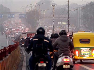 Delhi breathes 'Moderate' air as AQI hits 187, highest in nearly three months