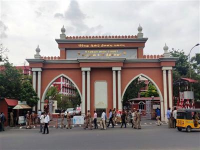 Madras High Court to pronounce verdict on resignation of 6 AIADMK MLAs today